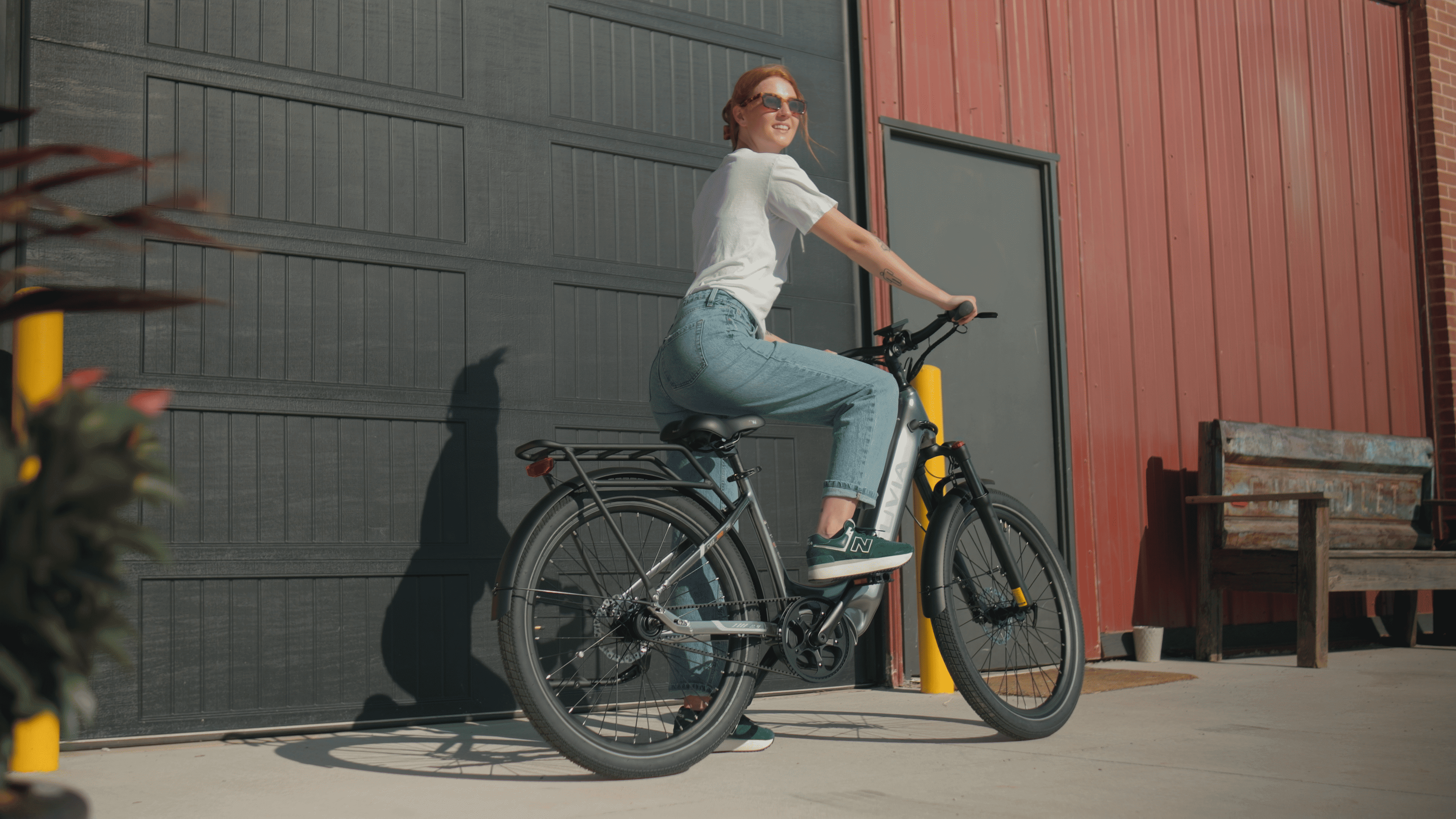 Mid-Drive vs Hub Motor: Choosing the Right Power for Your Ebike